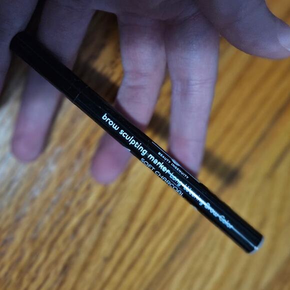 NEW! Laura Geller Brow Sculpting Marker Long-Wearing Brow Color Soft Charcoal - Picture 2 of 5